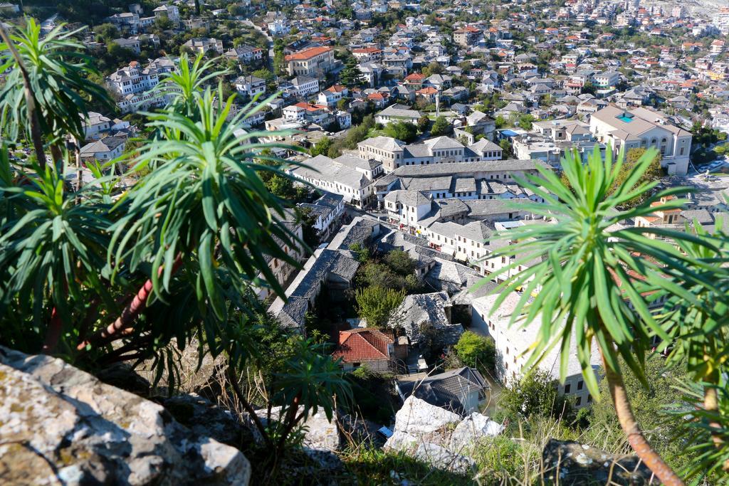 Stone City Hostel Gjirokastër Exteriör bild