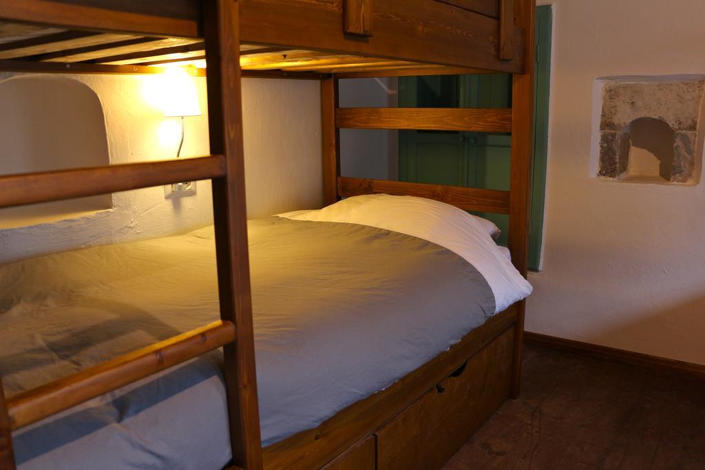 Stone City Hostel Gjirokastër Exteriör bild