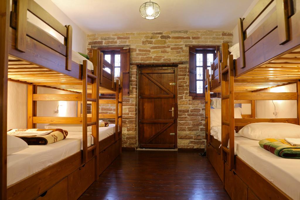 Stone City Hostel Gjirokastër Exteriör bild