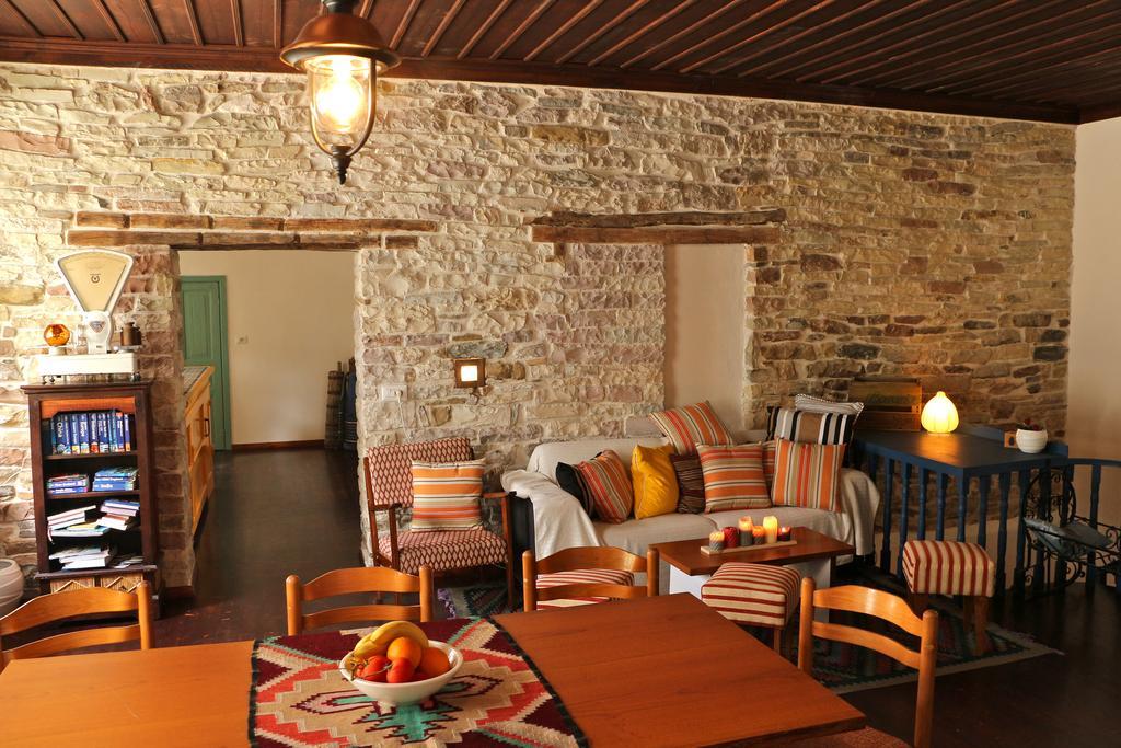 Stone City Hostel Gjirokastër Exteriör bild
